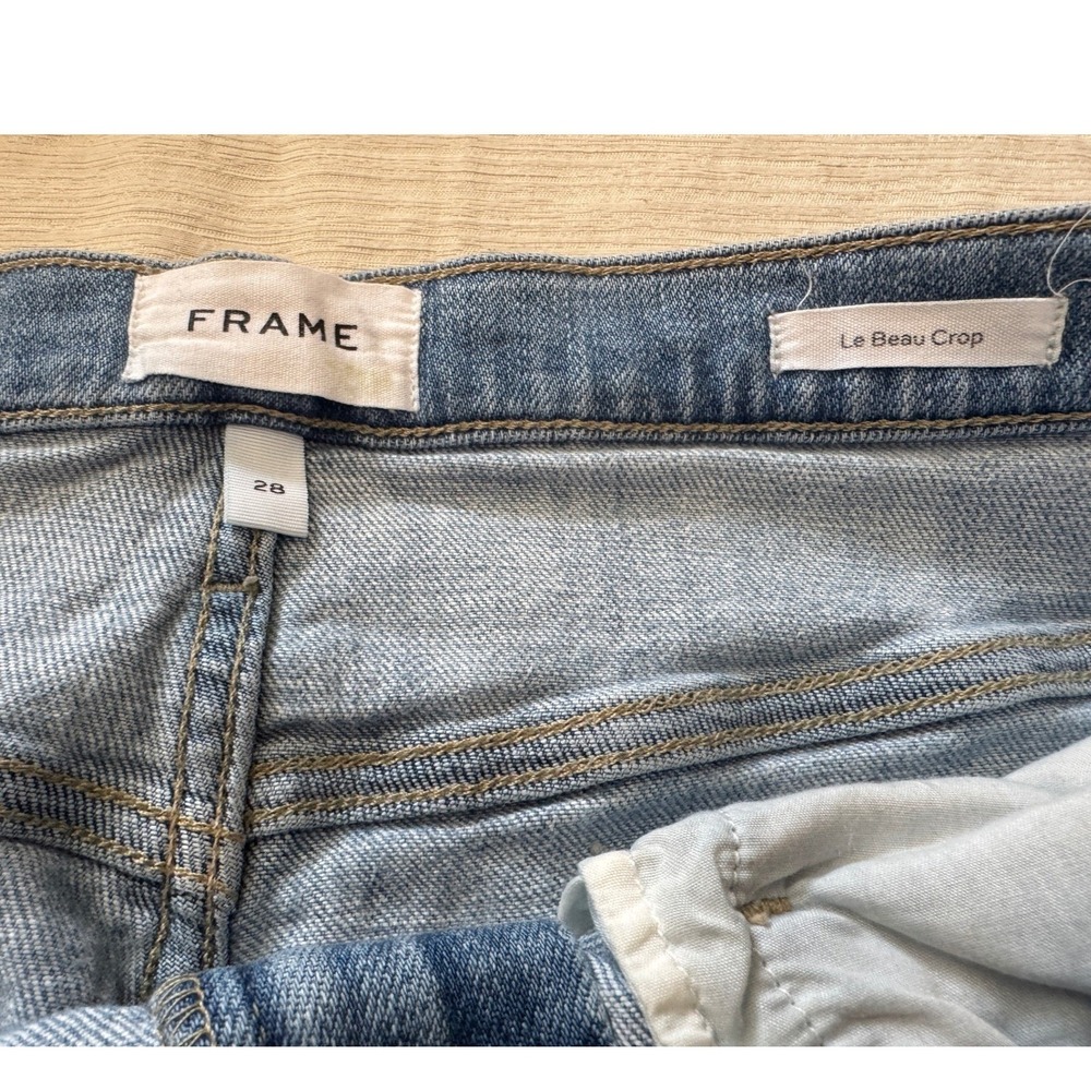 FRAME Le Beau Crop Jeans Women's 28 Distressed Light Wash Raw Hem - Picture 4 of 8